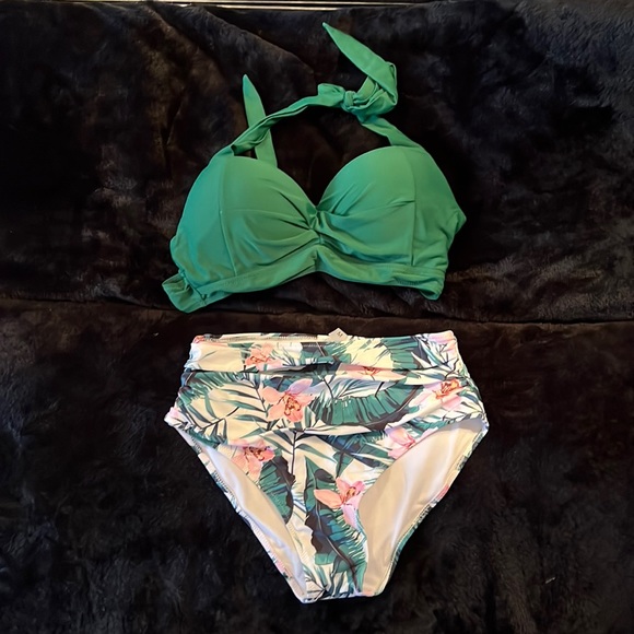 BLACK FRIDAY SWIMSUIT SALE - Picture 1 of 4